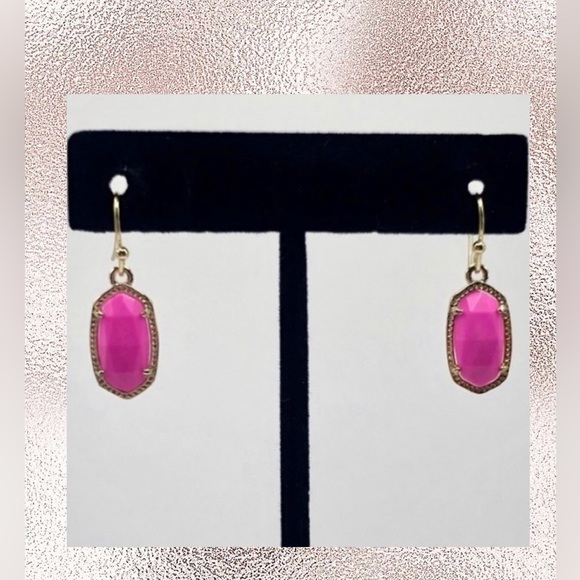 Authentic KENDRA SCOTT 🆑 Designer Merchandise-No Offers-PriceFirm